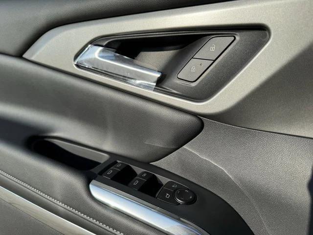 new 2026 Chevrolet Traverse car, priced at $42,225