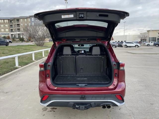 used 2022 Toyota Highlander car, priced at $36,500