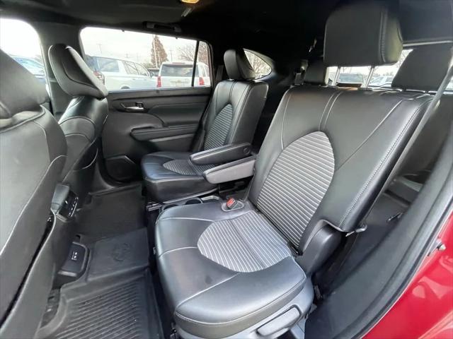 used 2022 Toyota Highlander car, priced at $36,500