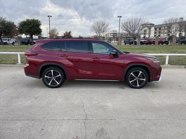 used 2022 Toyota Highlander car, priced at $36,500