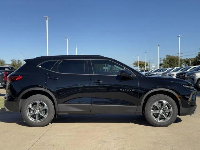 new 2025 Chevrolet Blazer car, priced at $33,110