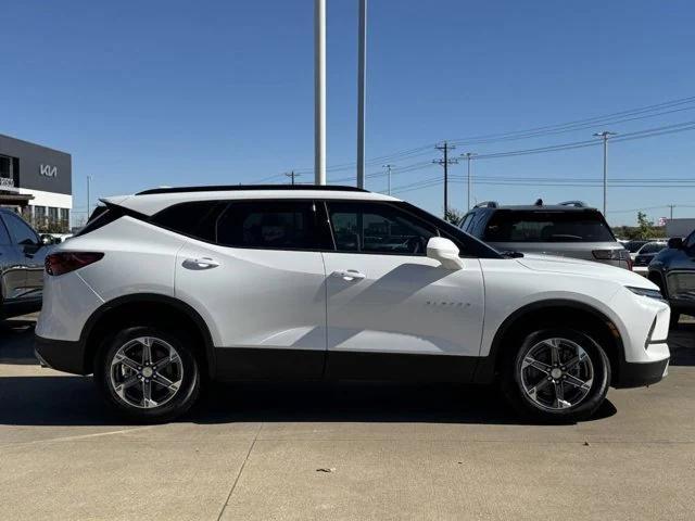 new 2025 Chevrolet Blazer car, priced at $33,110