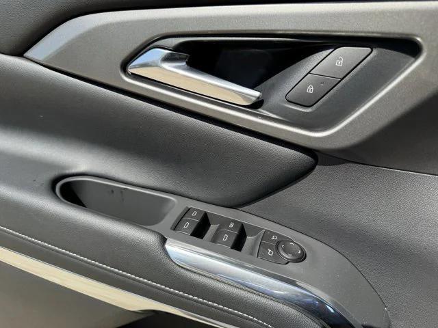 new 2026 Chevrolet Traverse car, priced at $43,160