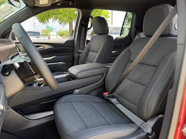 new 2025 Chevrolet Traverse car, priced at $41,129