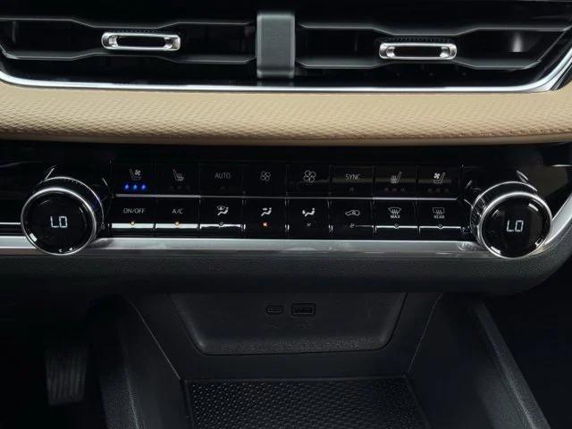 new 2026 Chevrolet Equinox car, priced at $36,485