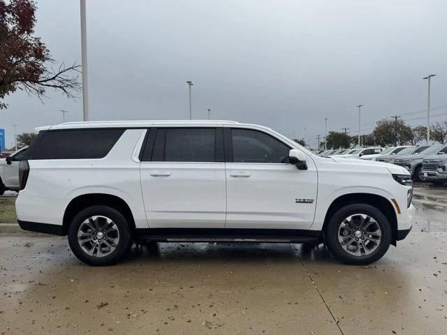 new 2025 Chevrolet Suburban car, priced at $75,495