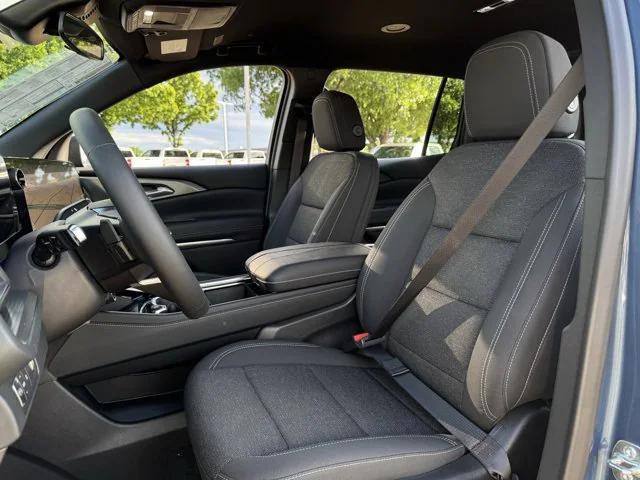 new 2025 Chevrolet Traverse car, priced at $40,778