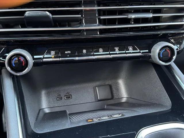 new 2026 Chevrolet Traverse car, priced at $39,220