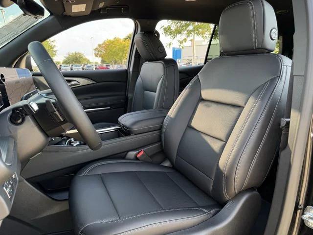 new 2026 Chevrolet Traverse car, priced at $39,220