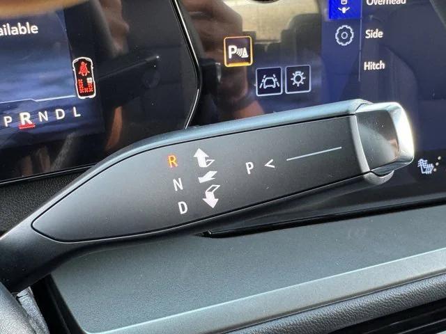 new 2026 Chevrolet Traverse car, priced at $39,220