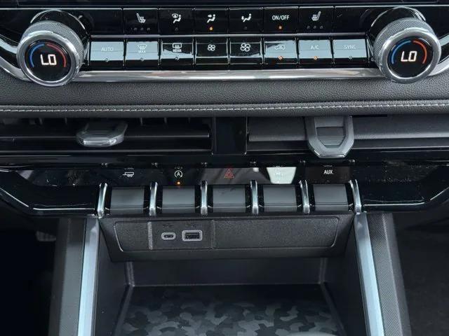 new 2026 Chevrolet Colorado car, priced at $30,595