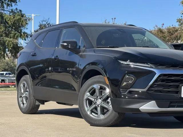 new 2025 Chevrolet Blazer car, priced at $32,030