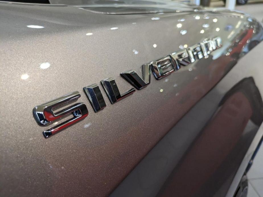new 2024 Chevrolet Silverado 1500 car, priced at $49,610