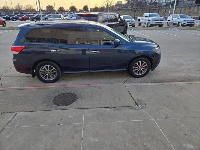 used 2016 Nissan Pathfinder car