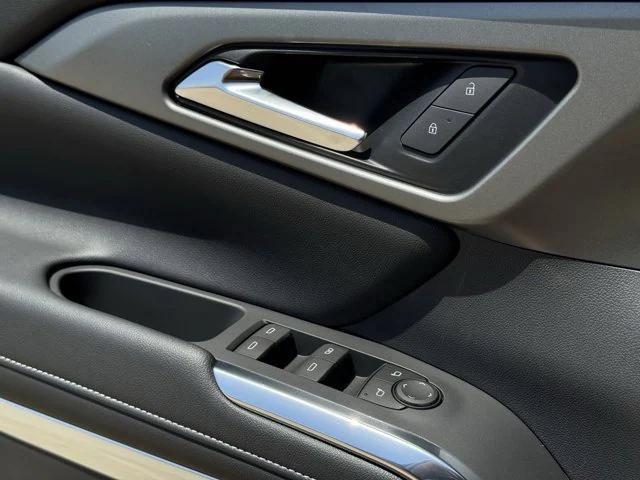 new 2025 Chevrolet Traverse car, priced at $42,139