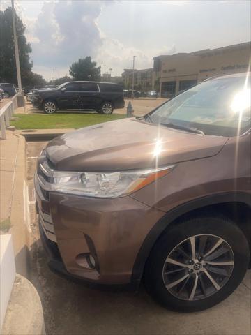used 2018 Toyota Highlander car