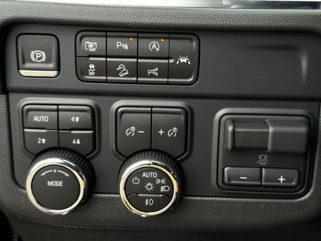 new 2025 Chevrolet Suburban car, priced at $86,348