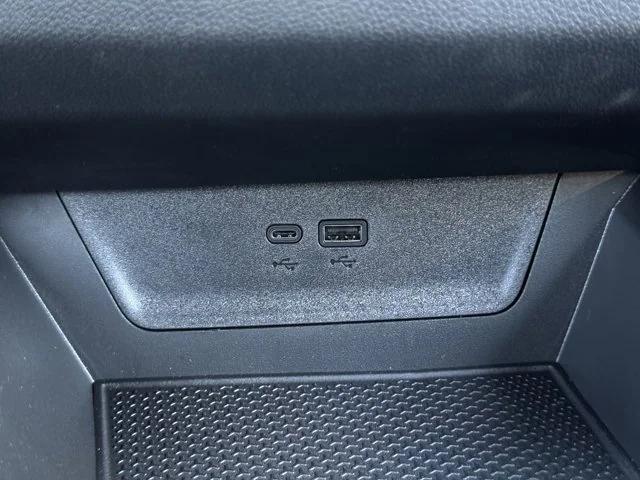 new 2026 Chevrolet Equinox car, priced at $28,245