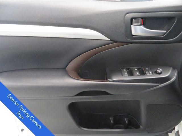 used 2019 Toyota Highlander car, priced at $25,488