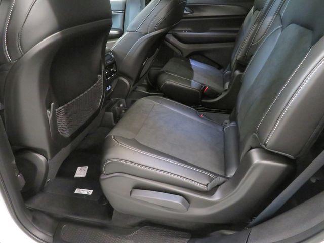 new 2025 Jeep Grand Cherokee L car, priced at $43,857