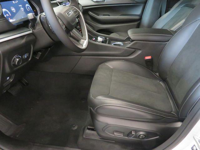 new 2025 Jeep Grand Cherokee L car, priced at $43,857