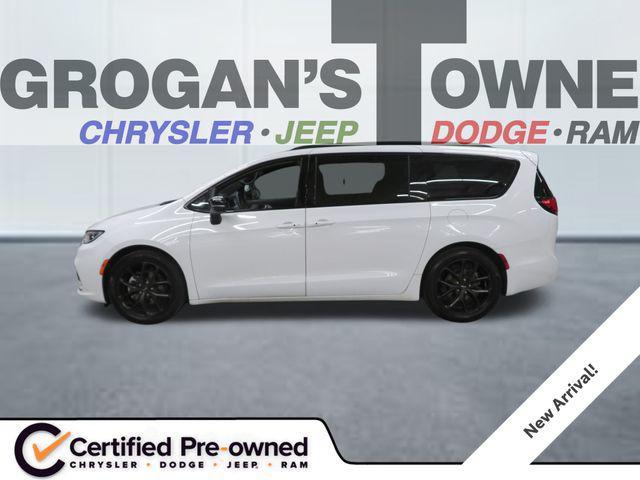 used 2025 Chrysler Pacifica car, priced at $36,953