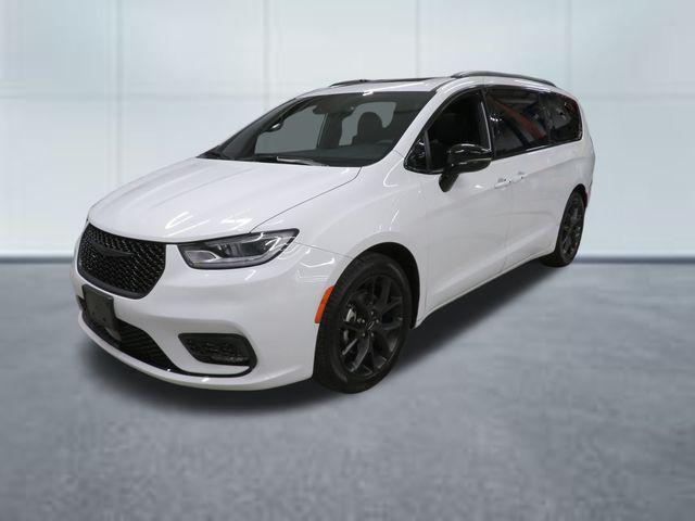 used 2025 Chrysler Pacifica car, priced at $36,953