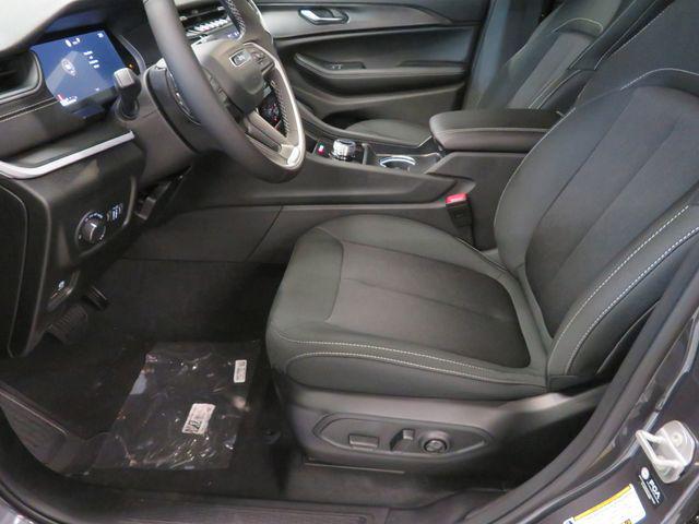 new 2025 Jeep Grand Cherokee L car, priced at $40,473