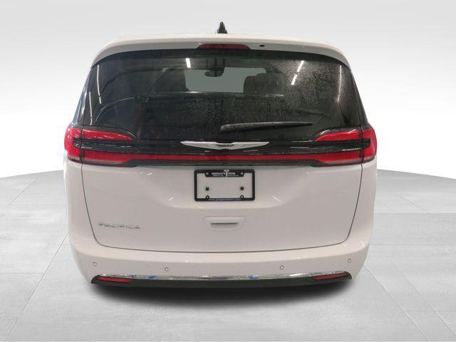 new 2024 Chrysler Pacifica car, priced at $41,116