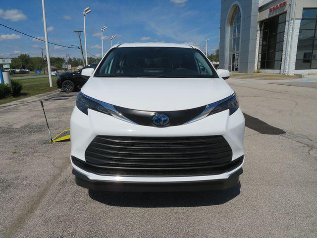 used 2025 Toyota Sienna car, priced at $77,948