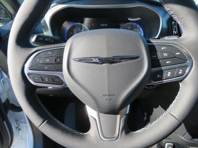 new 2026 Chrysler Pacifica car, priced at $40,014