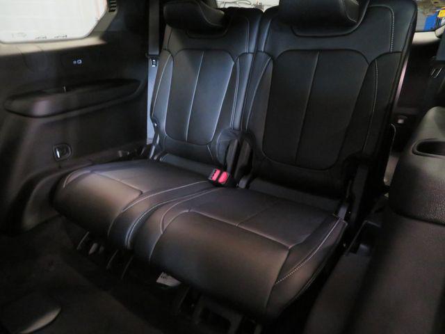 new 2025 Jeep Grand Cherokee L car, priced at $45,217