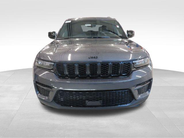 new 2025 Jeep Grand Cherokee car, priced at $42,108