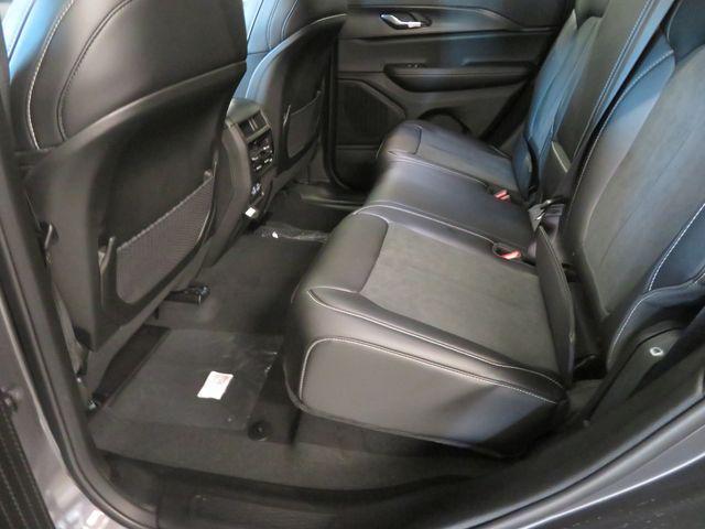 new 2025 Jeep Grand Cherokee car, priced at $42,108