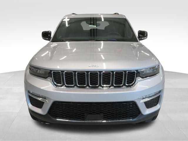 new 2024 Jeep Grand Cherokee car, priced at $49,054