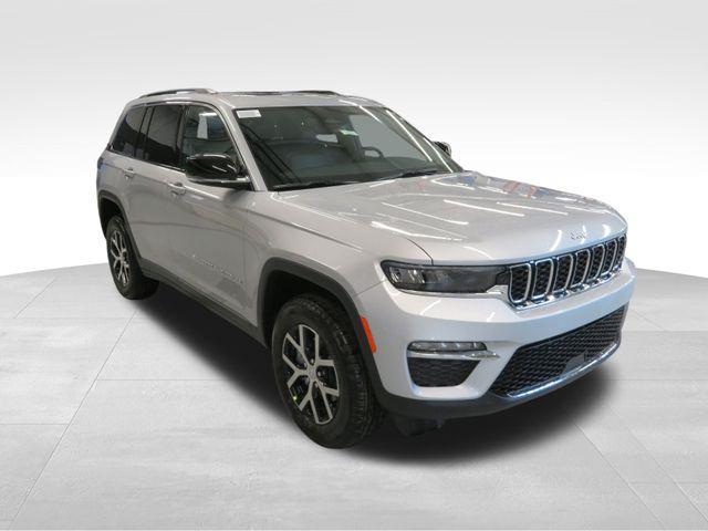 new 2024 Jeep Grand Cherokee car, priced at $49,054