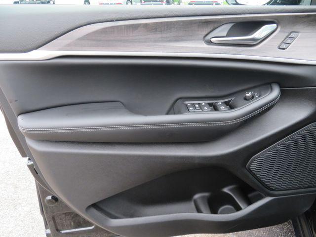 new 2025 Jeep Grand Cherokee L car, priced at $44,086