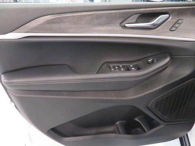 new 2025 Jeep Grand Cherokee L car, priced at $45,958