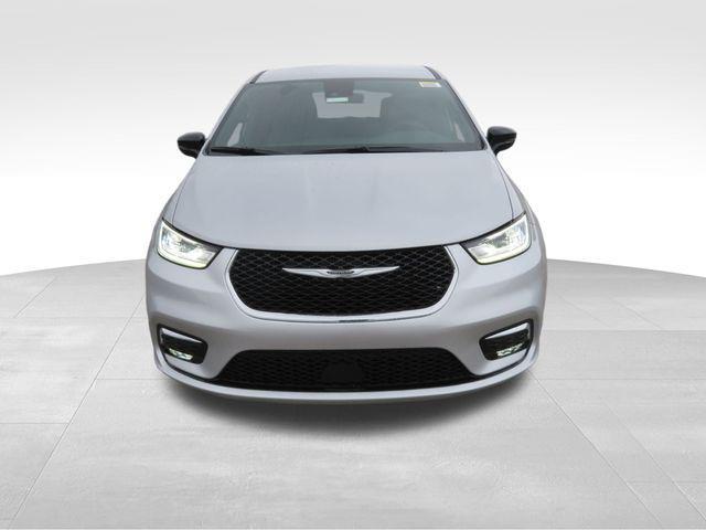 new 2026 Chrysler Pacifica car, priced at $46,360