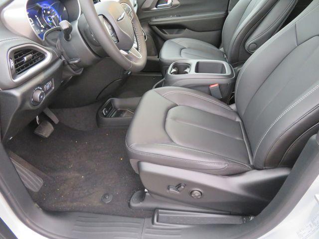 new 2026 Chrysler Pacifica car, priced at $46,360