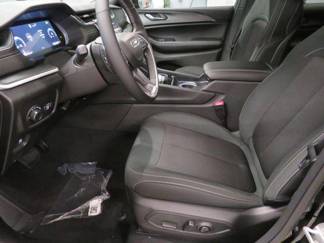 new 2025 Jeep Grand Cherokee car, priced at $39,186