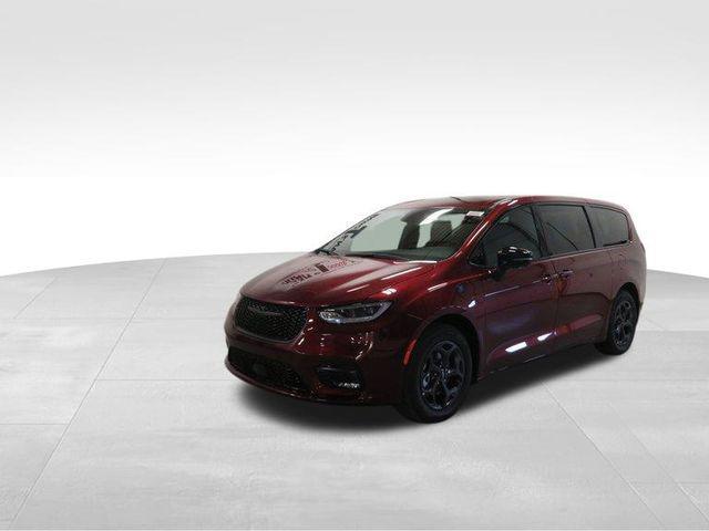new 2023 Chrysler Pacifica Hybrid car, priced at $53,704