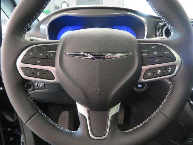 new 2025 Chrysler Pacifica car, priced at $44,919