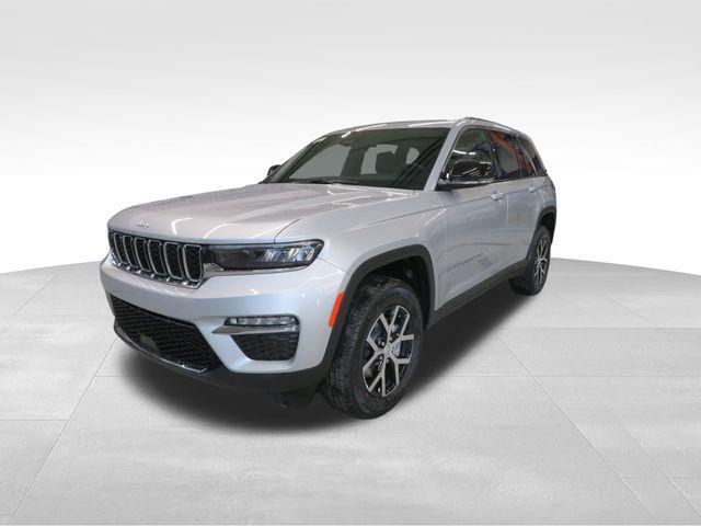 new 2025 Jeep Grand Cherokee car, priced at $39,056