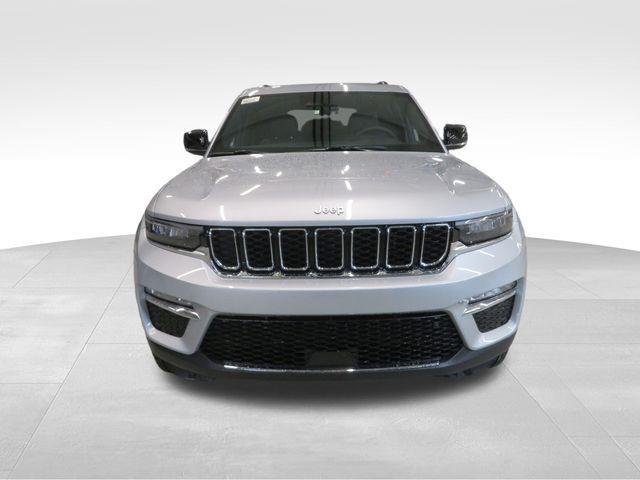 new 2025 Jeep Grand Cherokee car, priced at $39,056