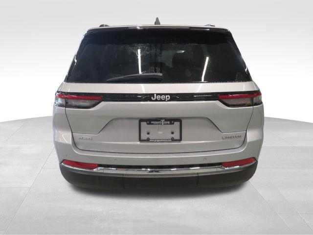 new 2025 Jeep Grand Cherokee car, priced at $39,056