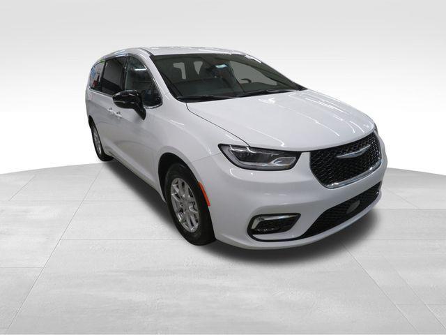 new 2026 Chrysler Pacifica car, priced at $40,611