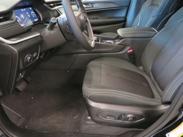new 2025 Jeep Grand Cherokee car, priced at $41,317