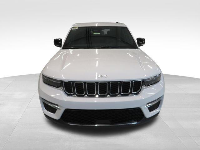 new 2024 Jeep Grand Cherokee car, priced at $44,700