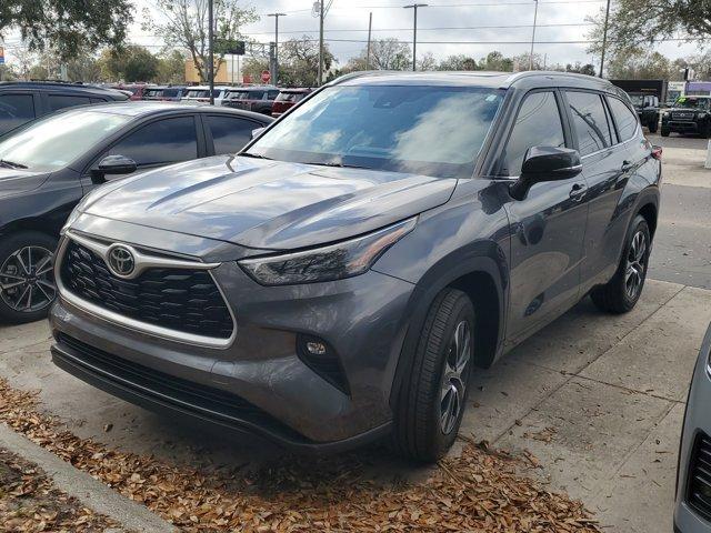 used 2023 Toyota Highlander car, priced at $36,899